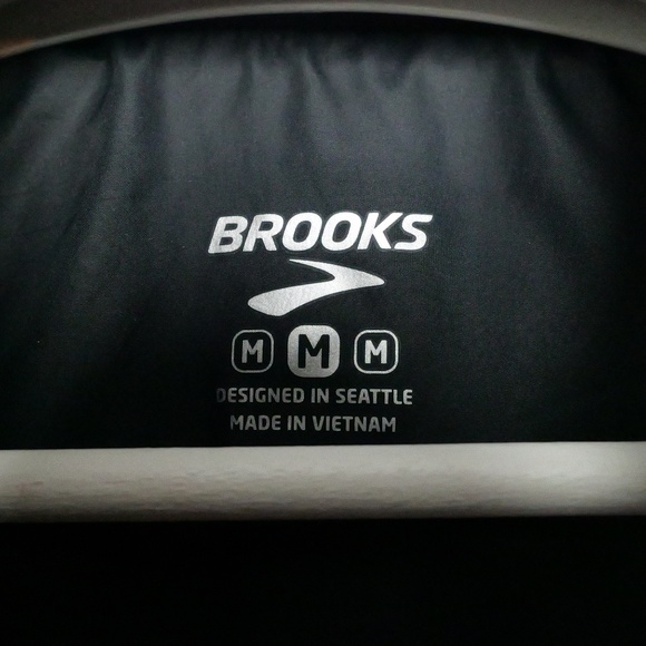 Brooks Women's Puffer Vest with Black Rose Gold zipper | Medium - Picture 3 of 7